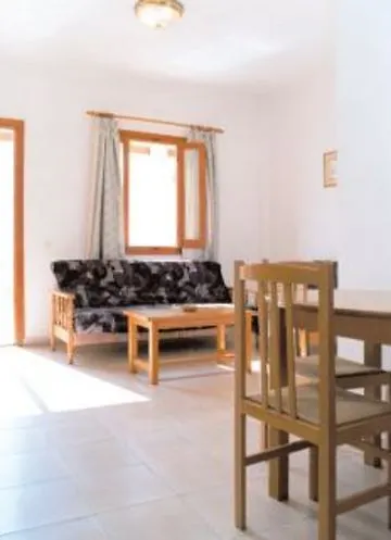 Jessica 2* Pilar de la Horadada